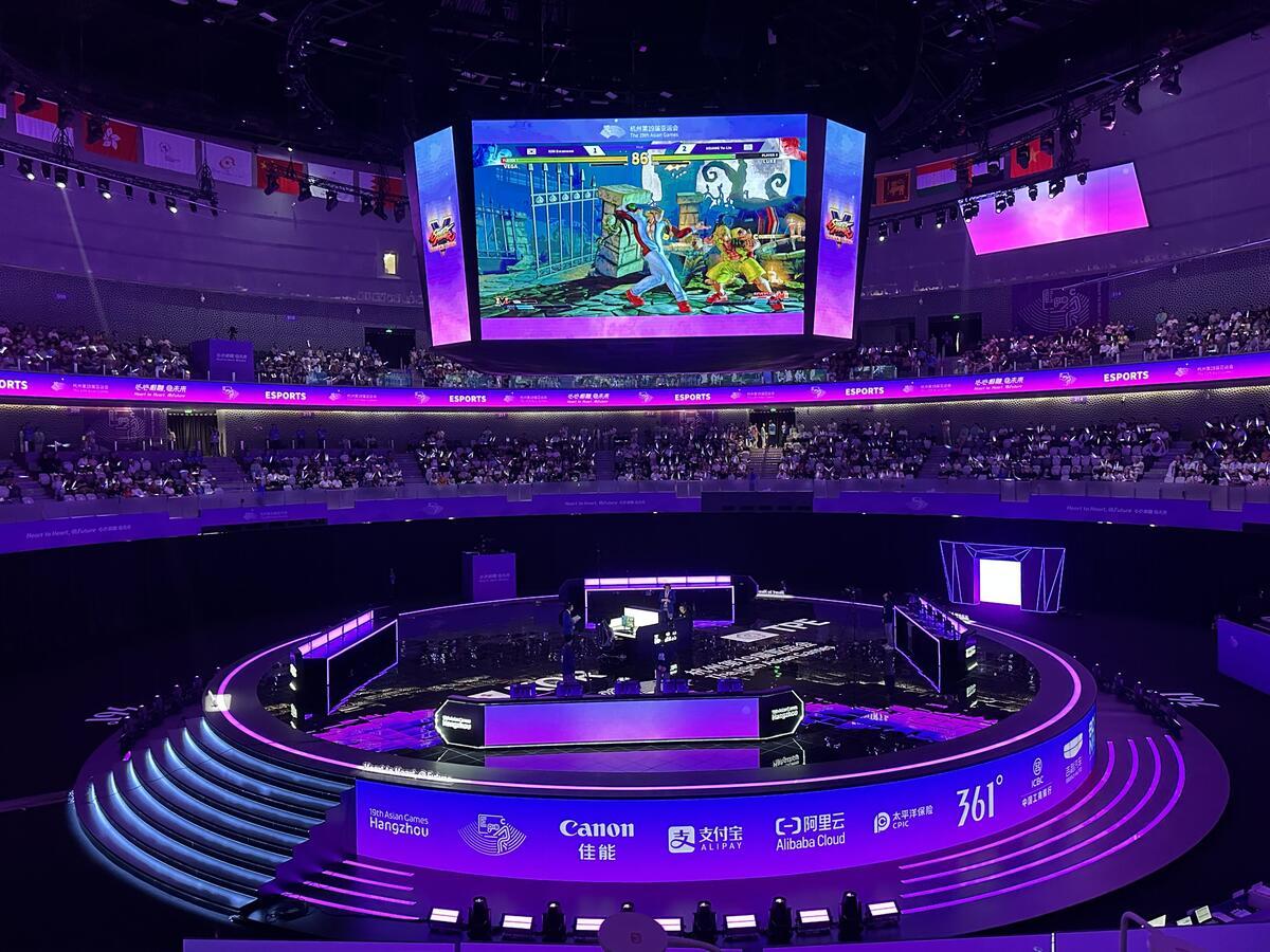 英雄联盟下注电竞比赛现场